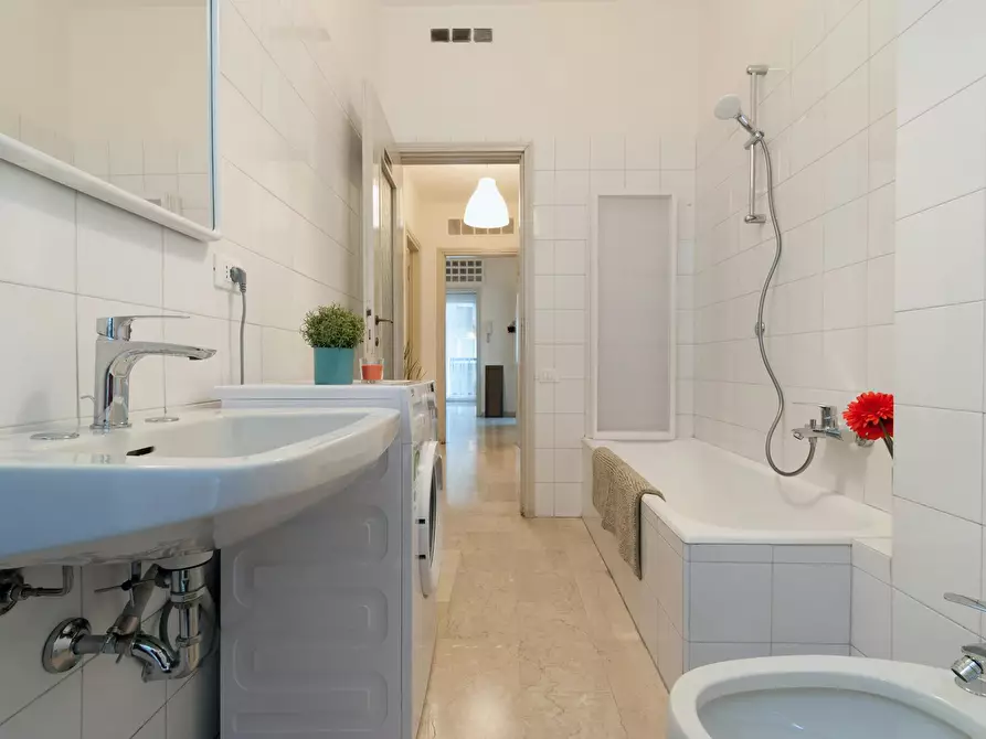 Immagine 9 di Camera in affitto  in Via Divisione Julia a Bergamo