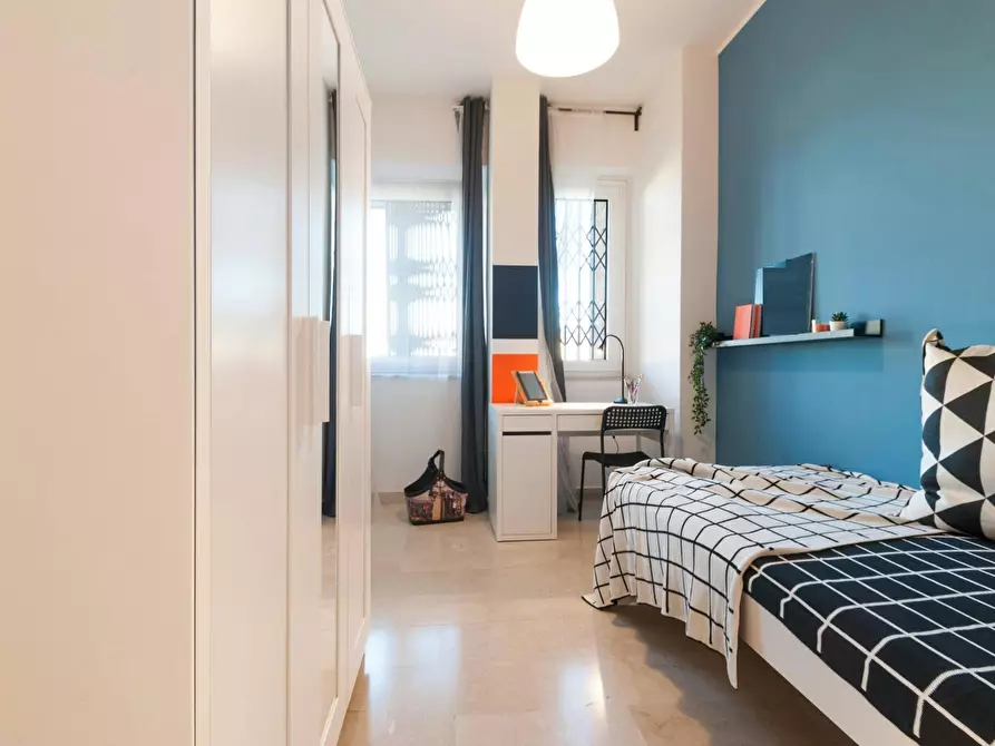 Immagine 1 di Camera in affitto  in Via Divisione Julia a Bergamo