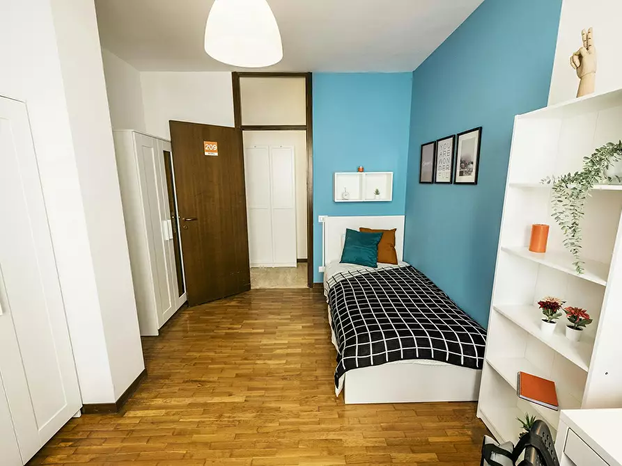 Immagine 4 di Camera in affitto  in Via Giorgio e Guido Paglia a Bergamo