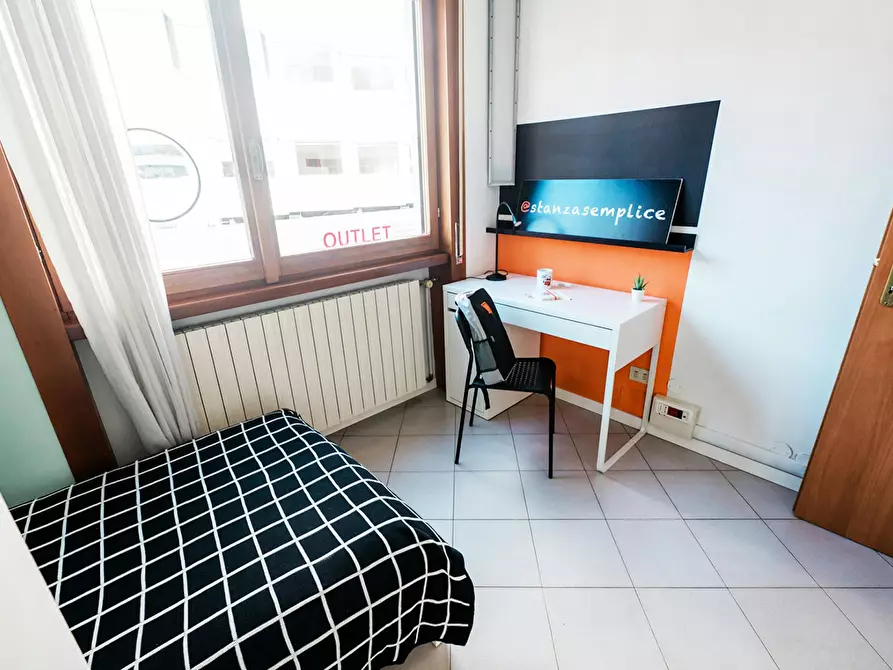 Immagine 3 di Camera in affitto  in Via Angelo Maj a Bergamo