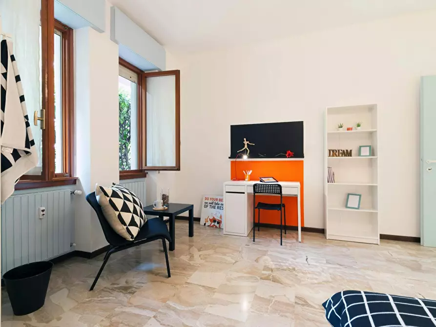 Immagine 4 di Camera in affitto  in Via XXIV Maggio a Bergamo