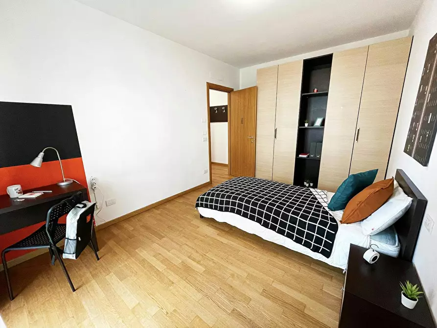 Immagine 2 di Camera in affitto  in Via Giovanni Battista Berizzi a Bergamo
