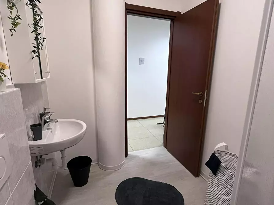 Immagine 5 di Camera in affitto  in Via del Brennero a Trento