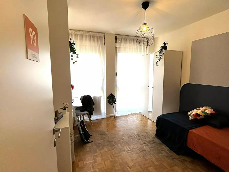 Immagine 4 di Camera in affitto  in Corso 3 Novembre a Trento