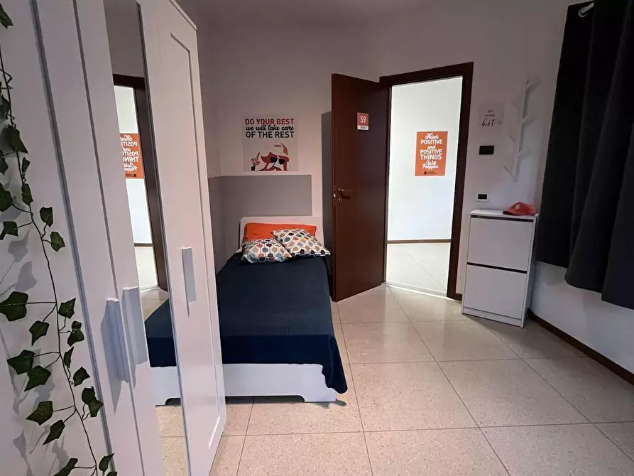 Immagine 3 di Camera in affitto  in Via del Brennero a Trento