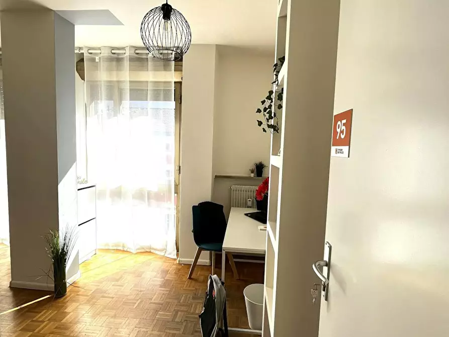 Immagine 1 di Camera in affitto  in Corso 3 Novembre a Trento