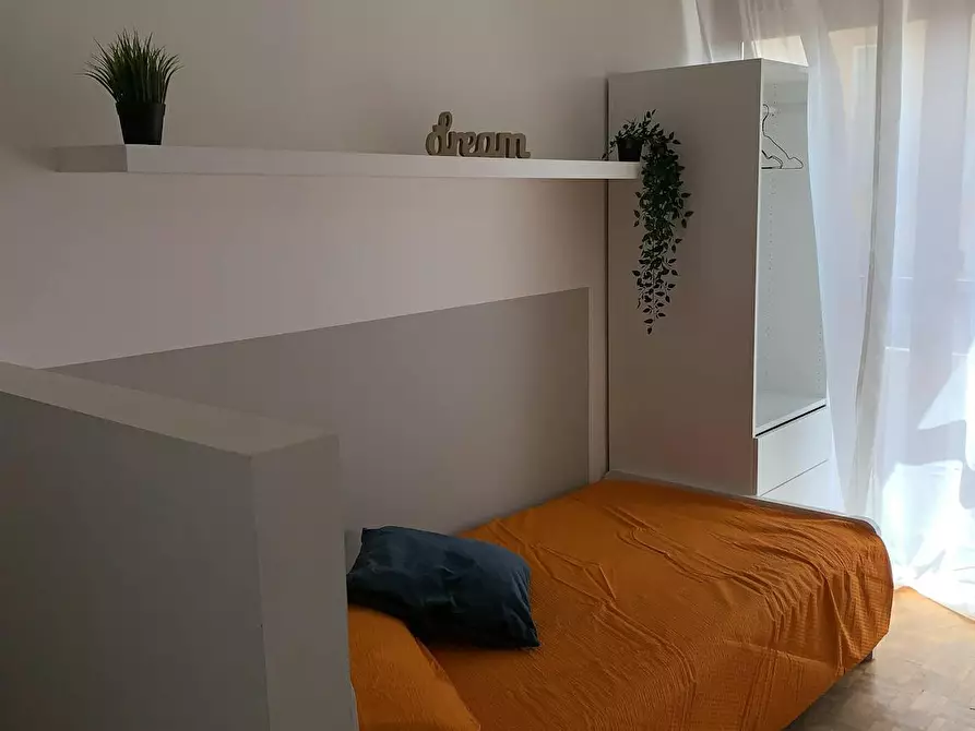 Immagine 5 di Camera in affitto  in Via Fratelli Perini a Trento