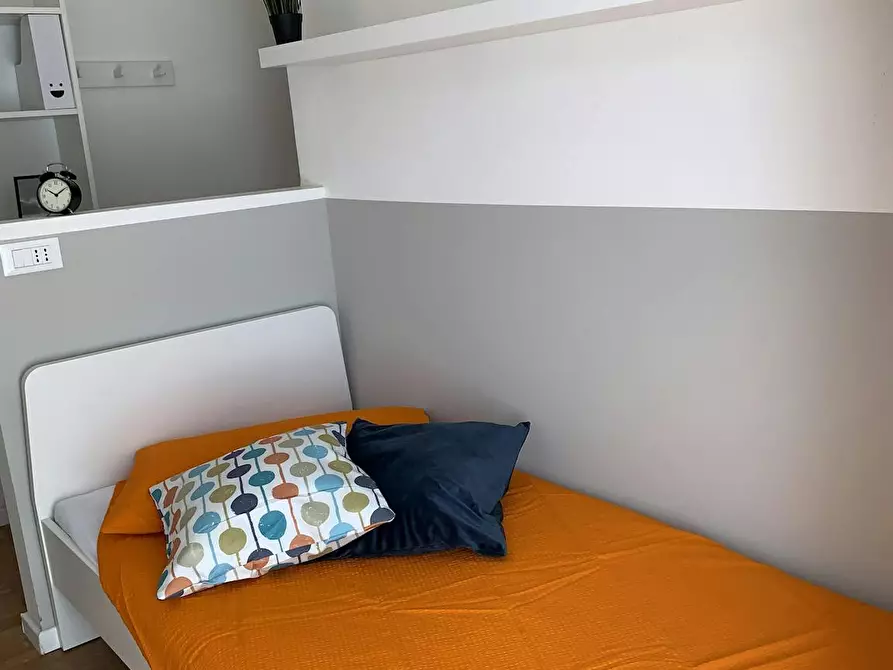 Immagine 1 di Camera in affitto  in Via Fratelli Perini a Trento