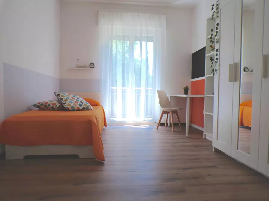 Immagine 2 di Camera in affitto  in Via Edmund Mach a Trento