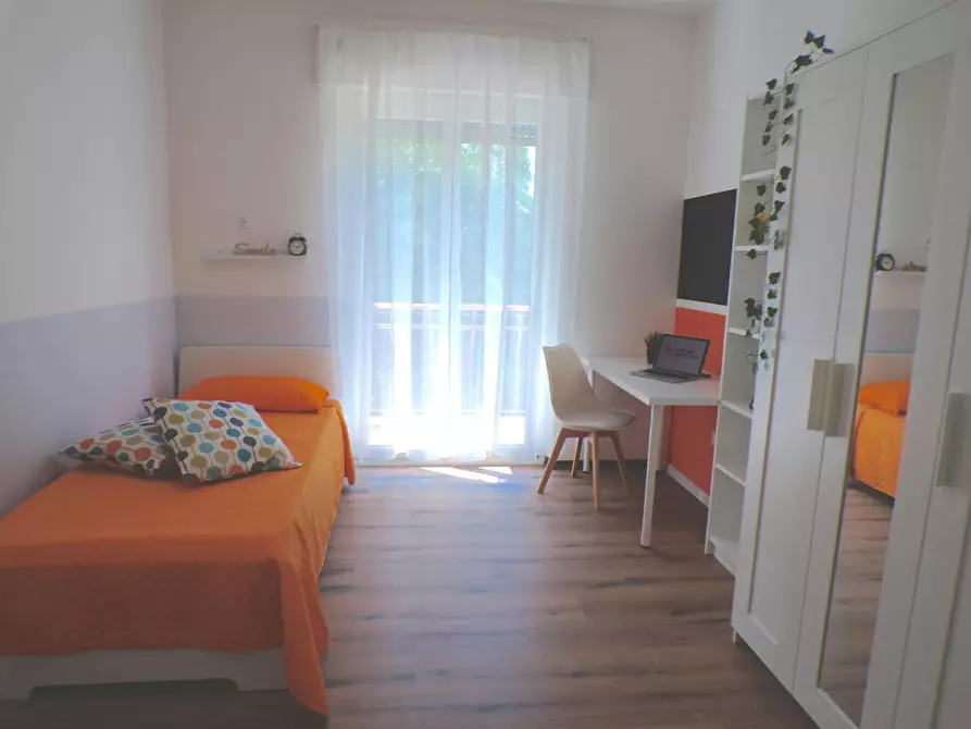 Immagine 3 di Camera in affitto  in Via Edmund Mach a Trento