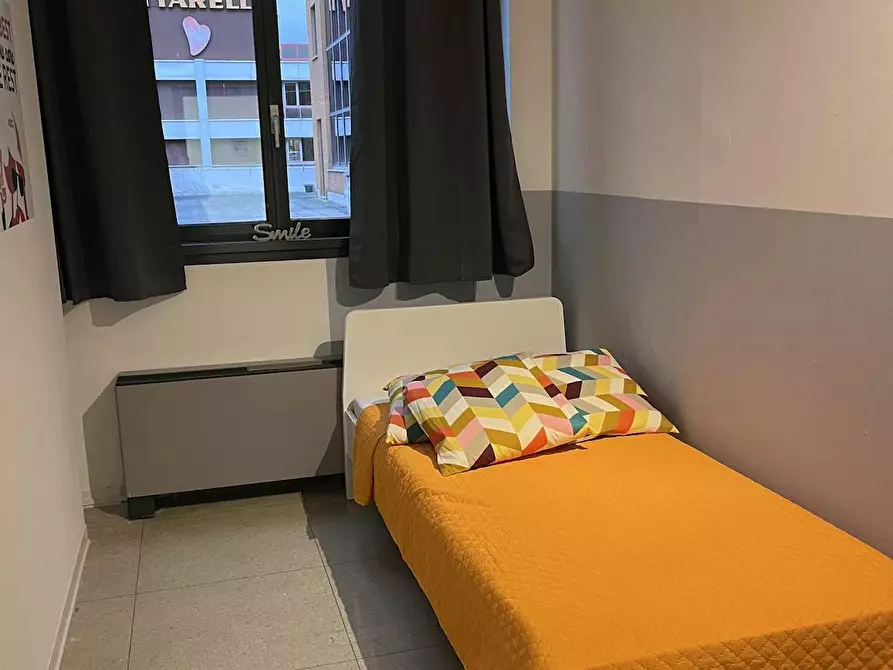 Immagine 3 di Camera in affitto  in Via del Brennero a Trento