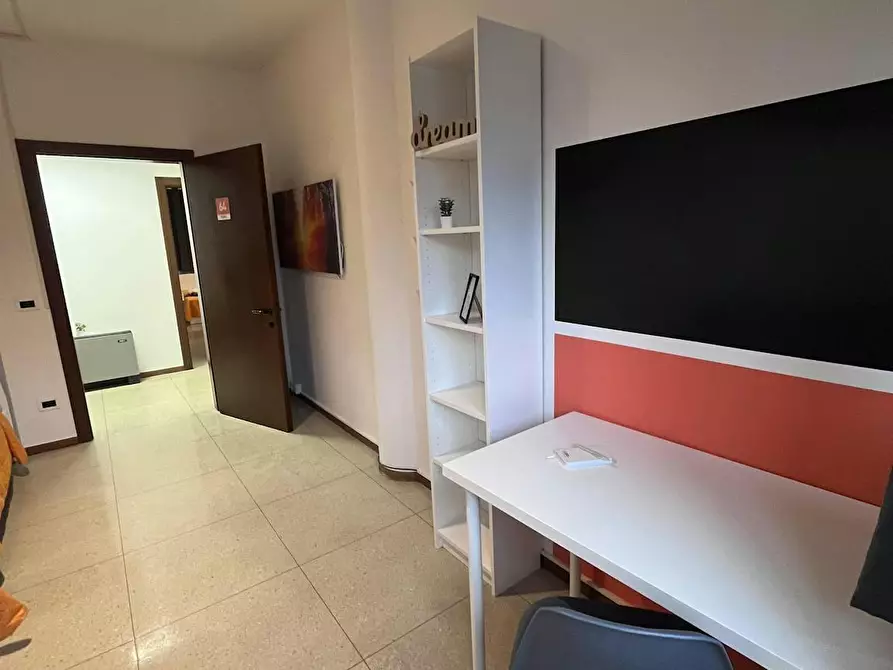 Immagine 3 di Camera in affitto  in Via del Brennero a Trento