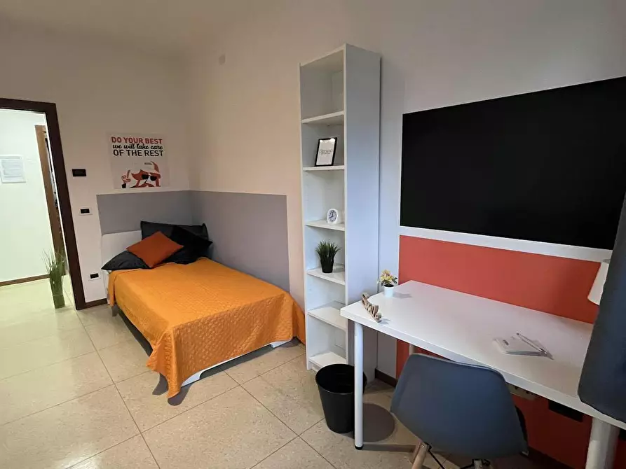 Immagine 2 di Camera in affitto  in Via del Brennero a Trento
