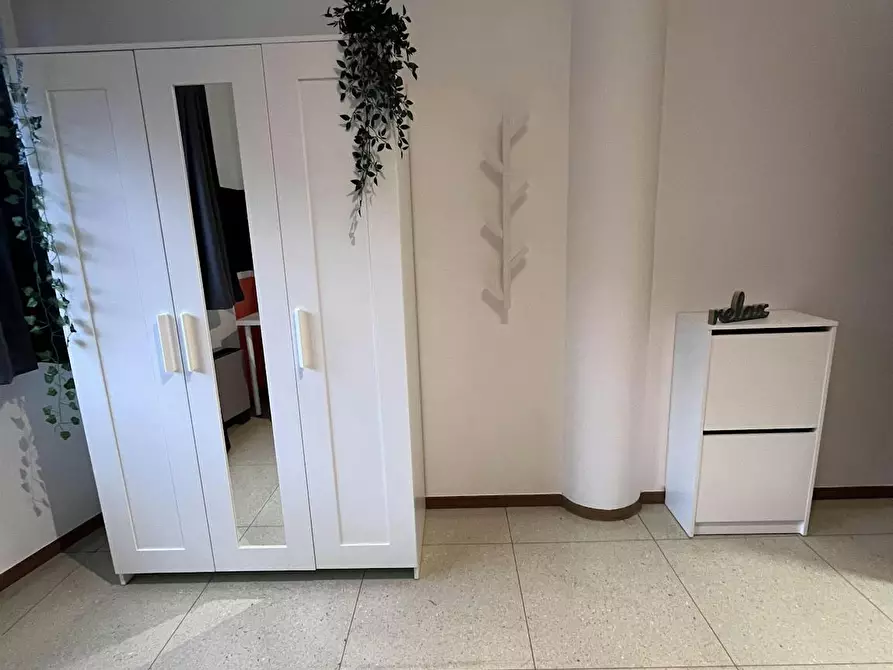 Immagine 4 di Camera in affitto  in Via del Brennero a Trento