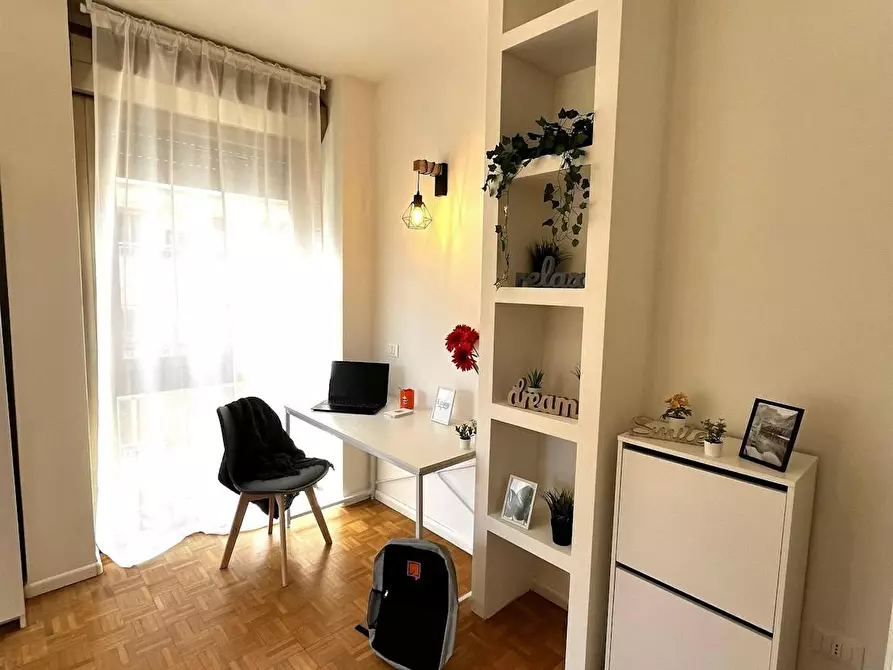Immagine 3 di Camera in affitto  in Corso 3 Novembre a Trento