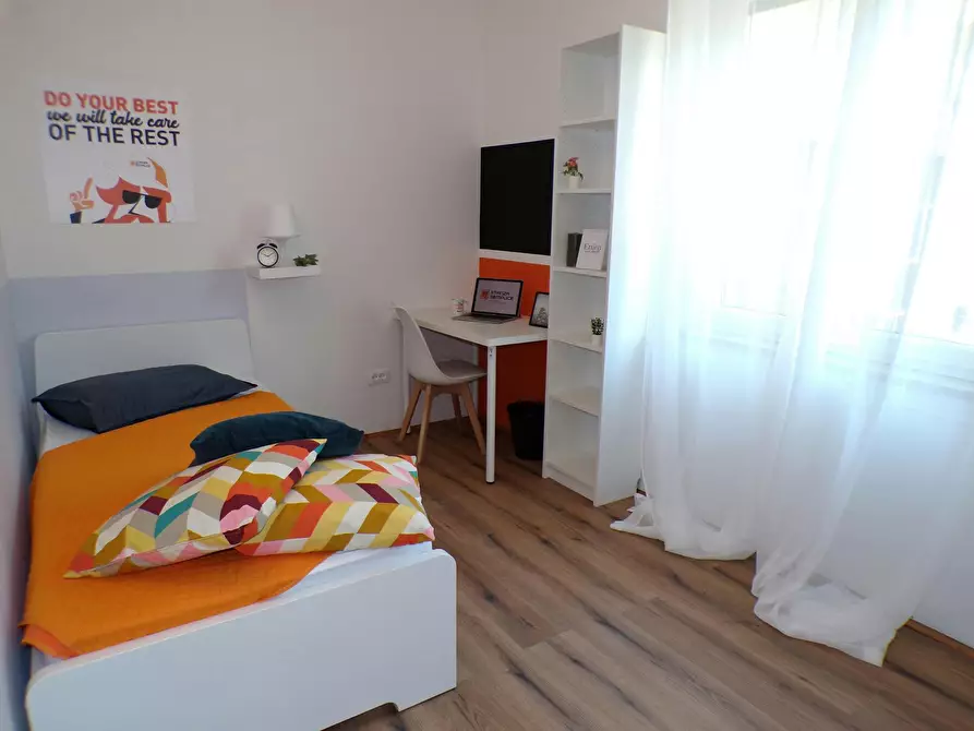 Immagine 3 di Camera in affitto  in Via Edmund Mach a Trento