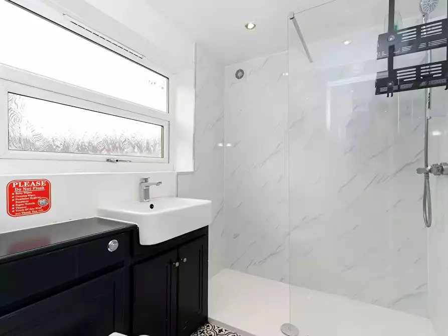 Immagine 8 di Casa indipendente in affitto  in Coldwell Lane a 