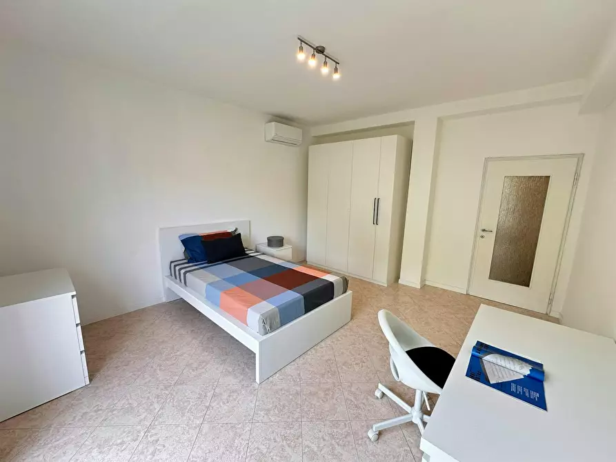 Immagine 6 di Camera in affitto  in Via Abelardo Pecorini a Milano