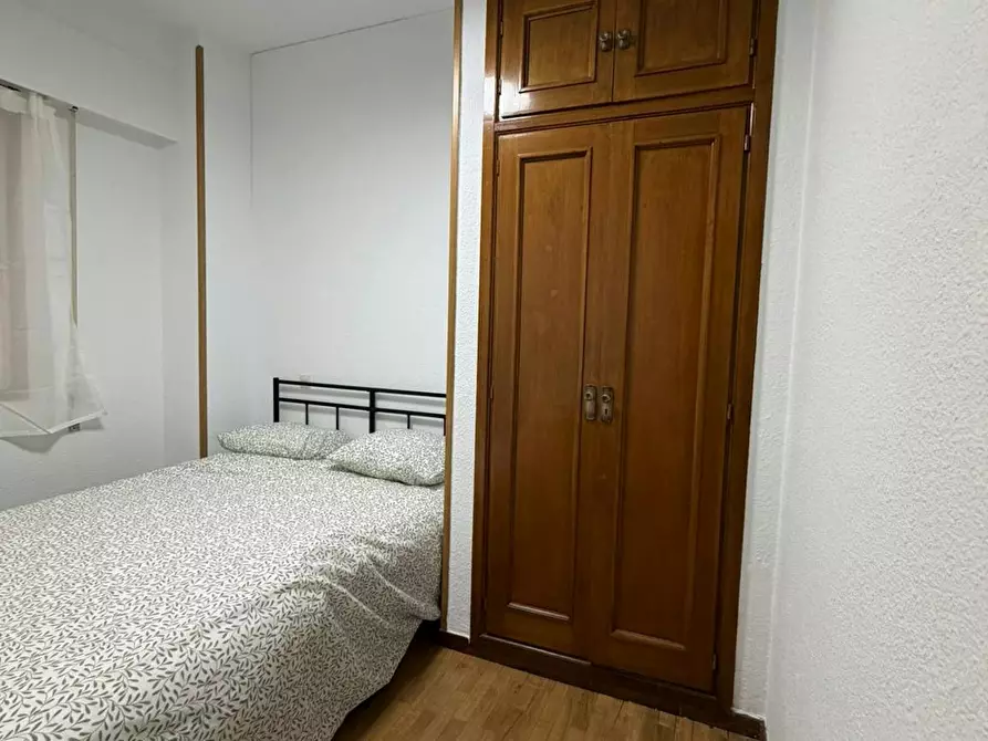 Immagine 2 di Camera in affitto  in Calle de la Infanta Mercedes a Madrid