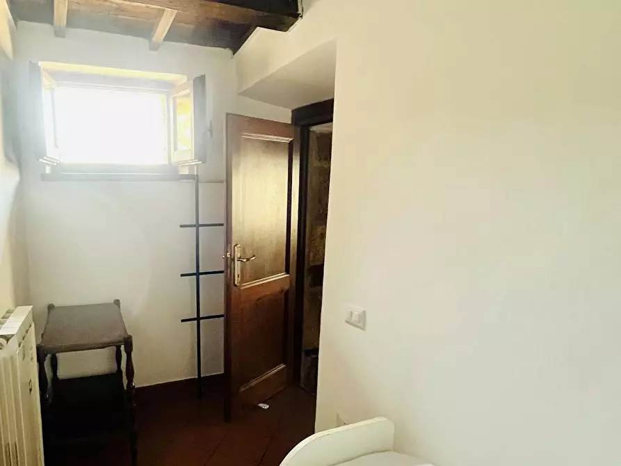 Immagine 2 di Camera in affitto  in Via di Mezzo a Poggiodomo