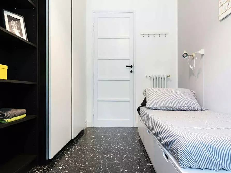 Immagine 2 di Camera in affitto  in Via Giuseppe Regaldi a Milano