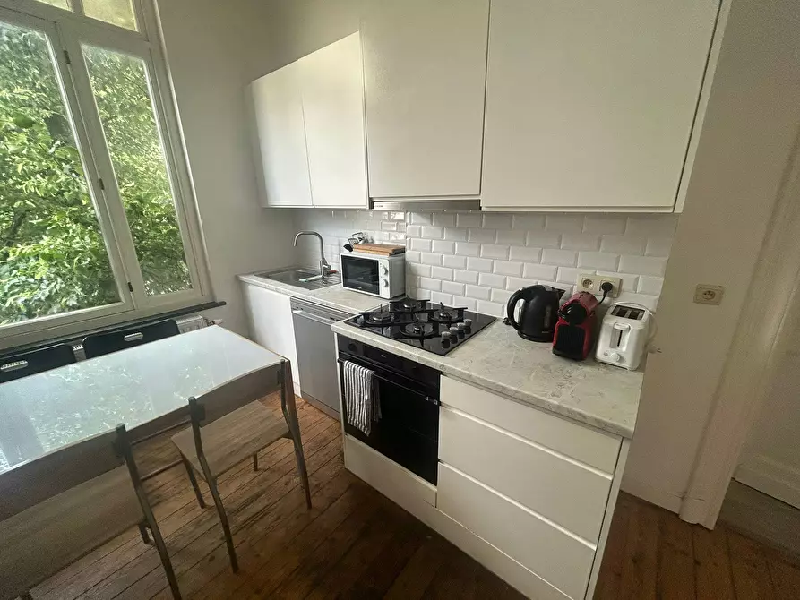 Immagine 9 di Appartamento in affitto  in Rue Peter Benoit a Etterbeek