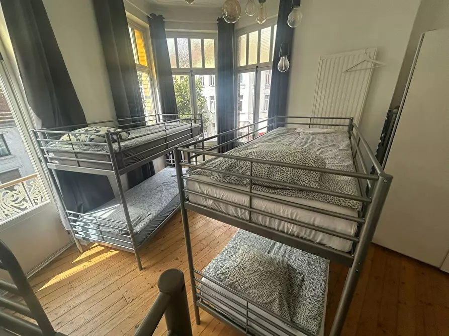 Immagine 3 di Appartamento in affitto  in Rue Peter Benoit a Etterbeek