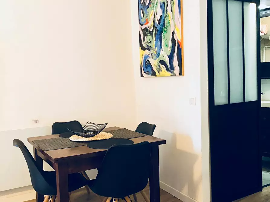 Immagine 1 di Appartamento in affitto  in Rue Cadet a Paris
