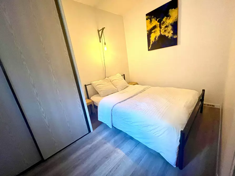 Immagine 6 di Appartamento in affitto  in Rue Cadet a Paris