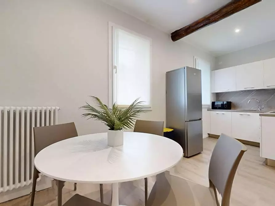 Immagine 2 di Camera in affitto  in Via Miranese a Venezia