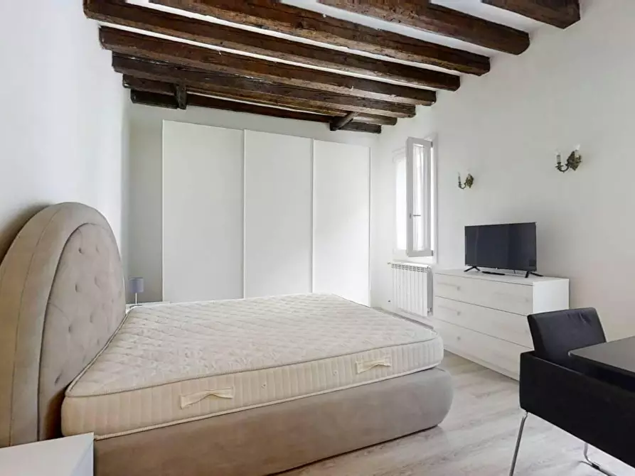 Immagine 3 di Camera in affitto  in Calle Loredan a Venezia