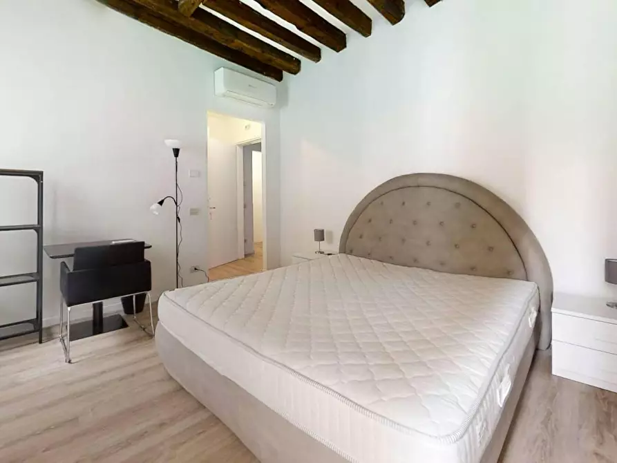 Immagine 1 di Camera in affitto  in Calle Loredan a Venezia