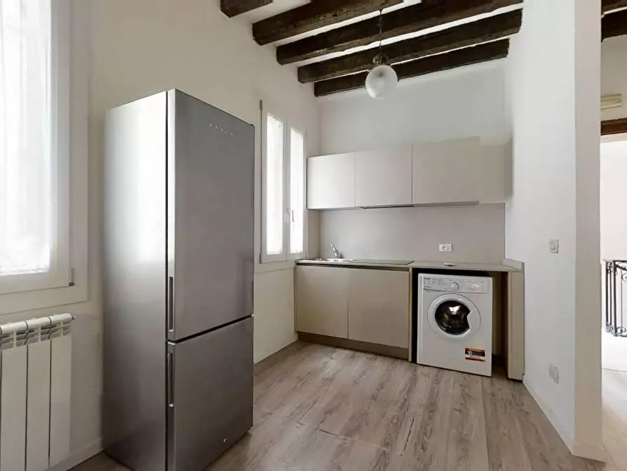 Immagine 8 di Camera in affitto  in Calle Loredan a Venezia