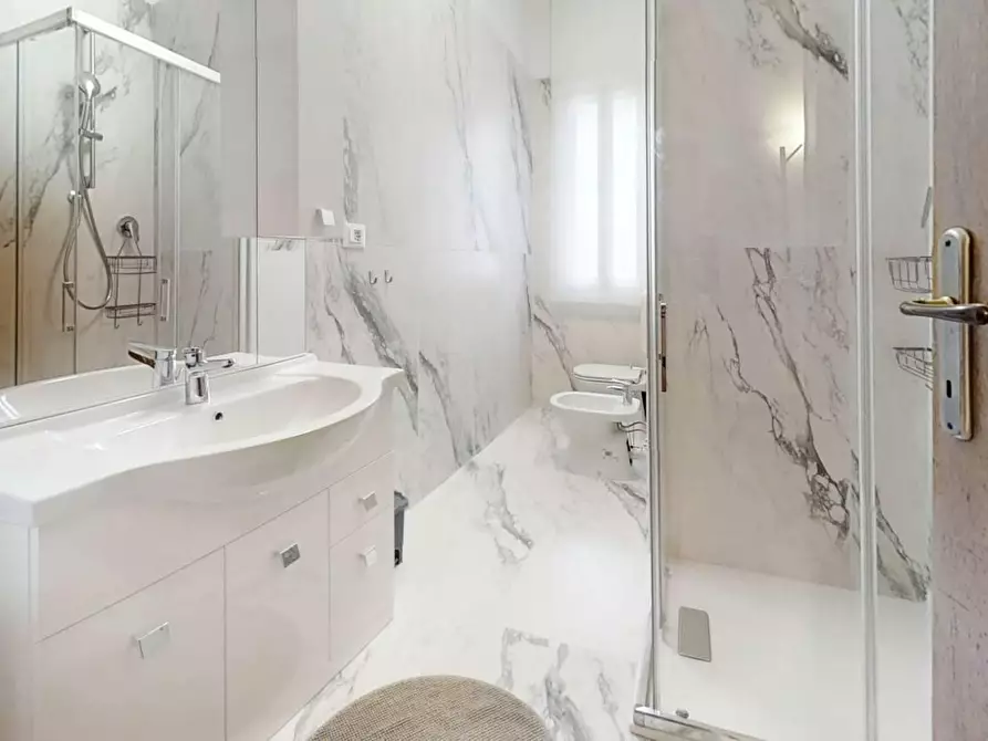 Immagine 2 di Camera in affitto  in Via Giosuè Carducci a Venezia