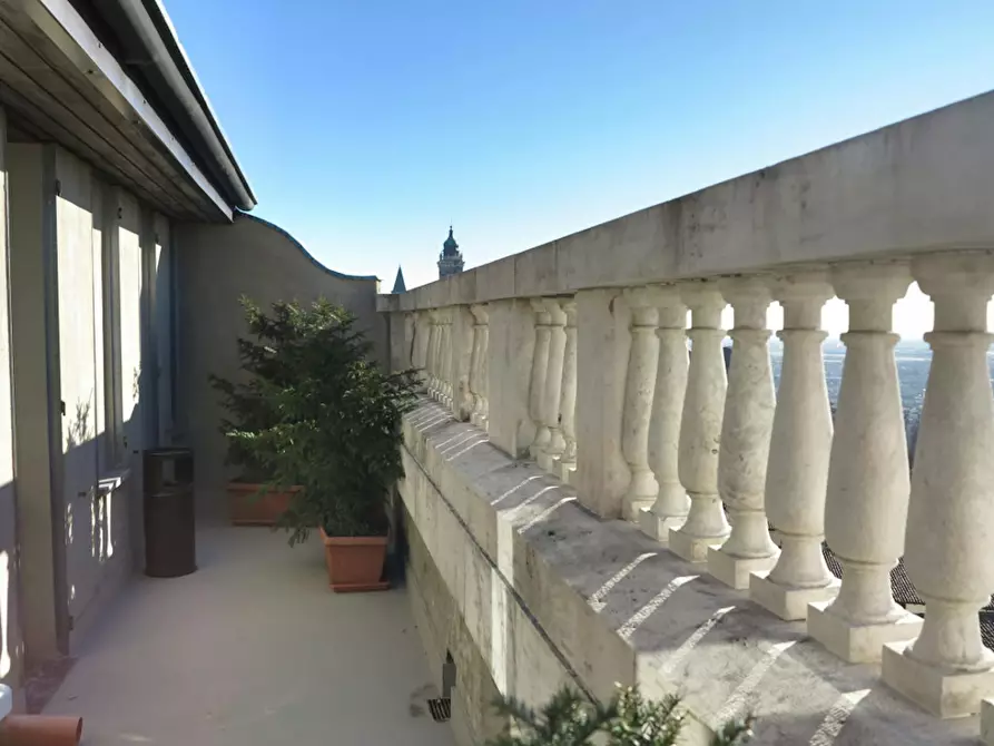 Immagine 3 di Camera in affitto  in Via Arena a Bergamo