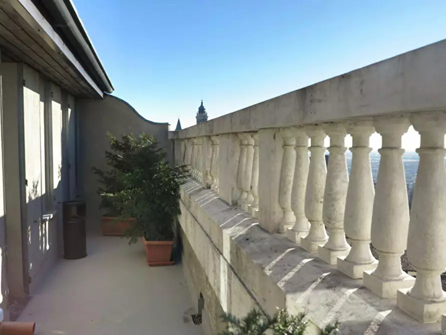 Immagine 8 di Camera in affitto  in Via Arena a Bergamo