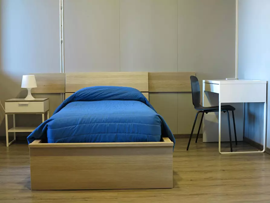 Immagine 2 di Camera in affitto  in Via Arena a Bergamo