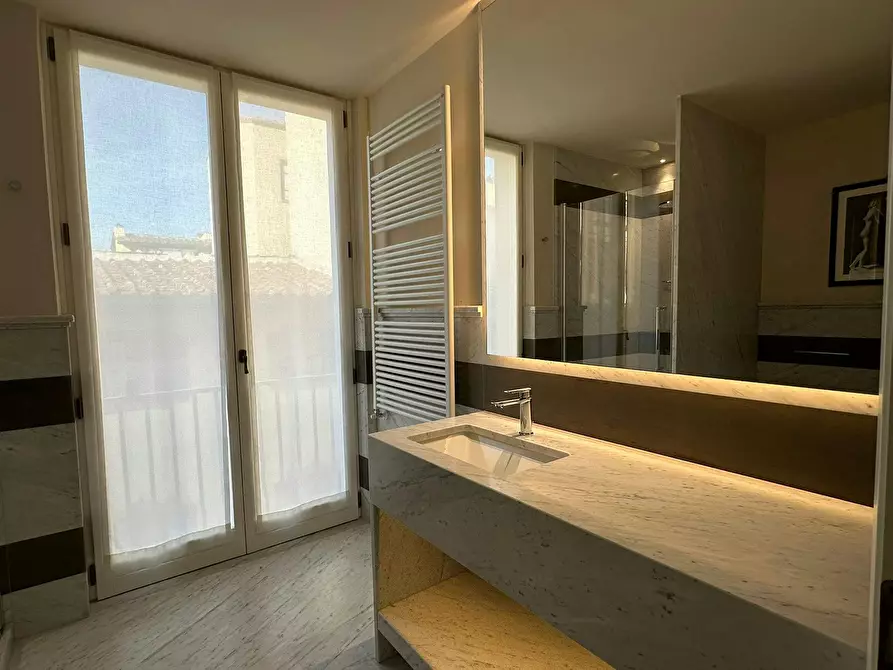 Immagine 6 di Appartamento in affitto  in Via dei Brunelleschi a Firenze
