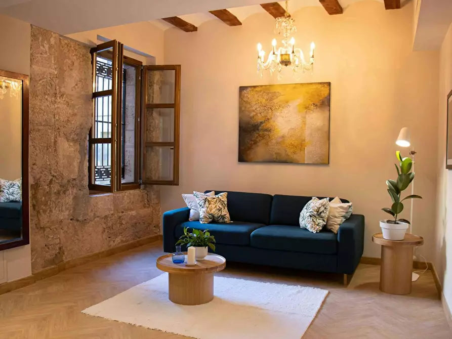 Immagine 1 di Appartamento in affitto  in Carrer de la Creu a Valencia