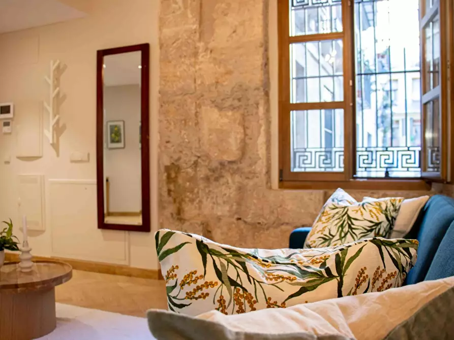Immagine 3 di Appartamento in affitto  in Carrer de la Creu a Valencia