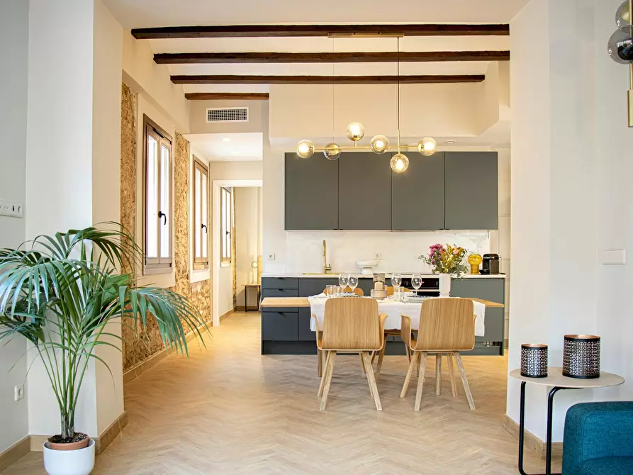 Immagine 2 di Appartamento in affitto  in Carrer de la Creu a Valencia