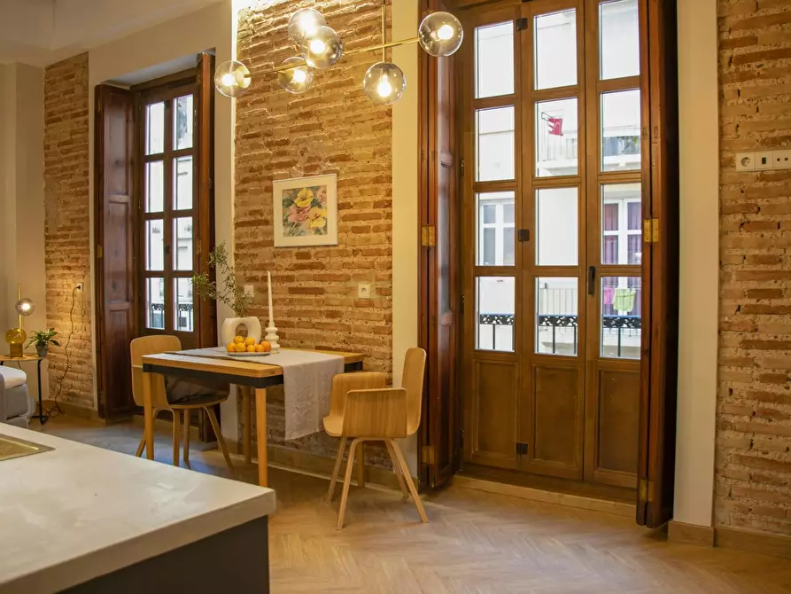 Immagine 8 di Appartamento in affitto  in Carrer de la Creu a Valencia