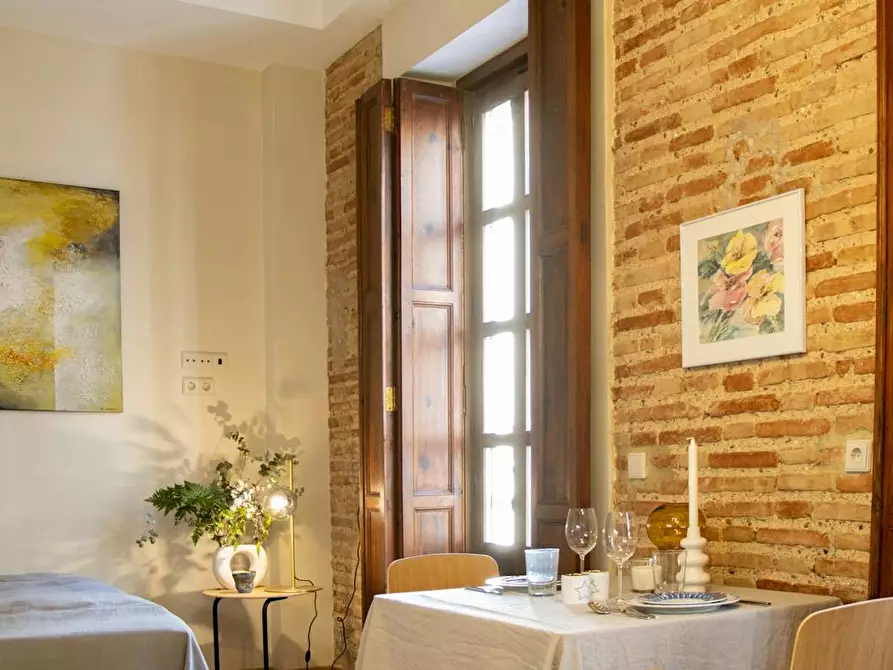 Immagine 7 di Appartamento in affitto  in Carrer de la Creu a Valencia