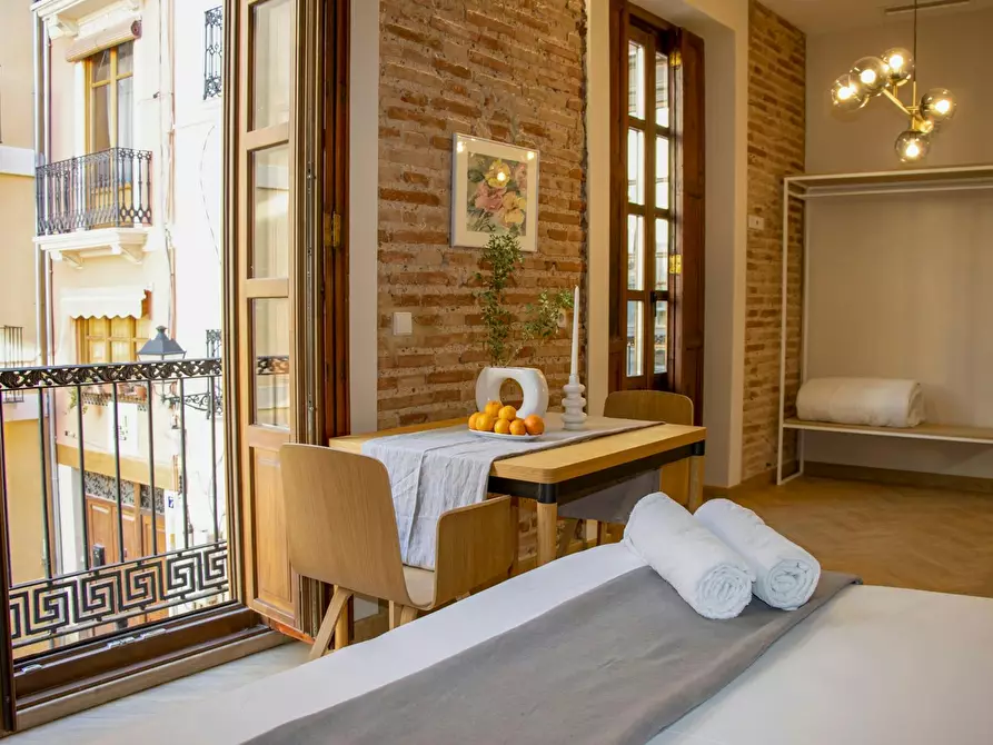 Immagine 9 di Appartamento in affitto  in Carrer de la Creu a Valencia