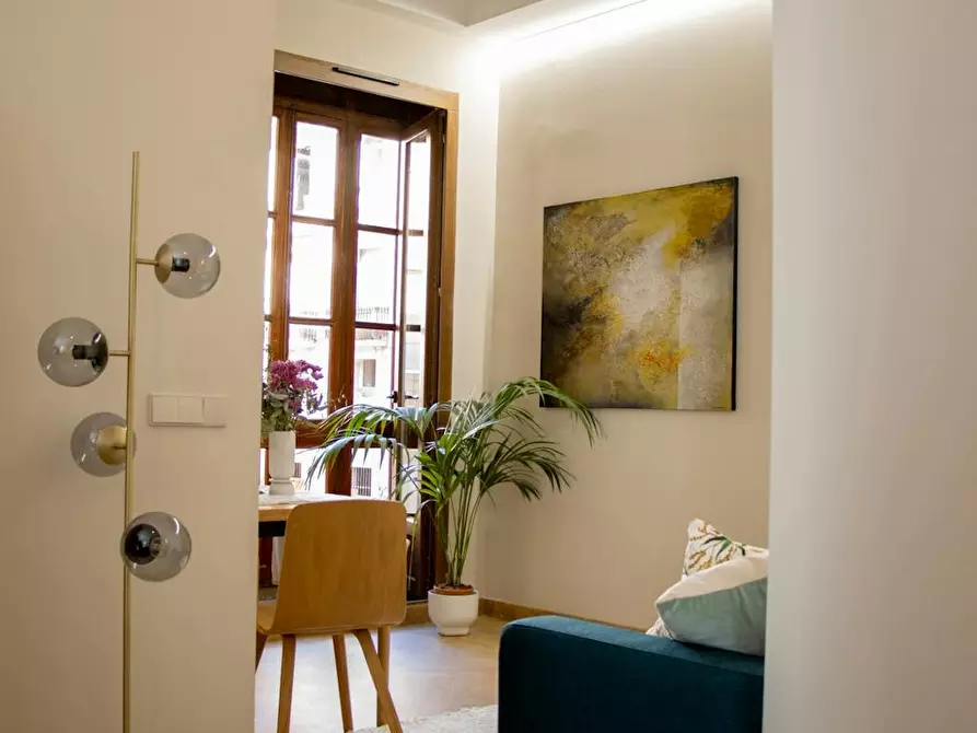 Immagine 5 di Appartamento in affitto  in Carrer de la Creu a Valencia