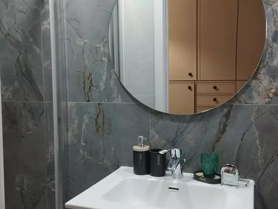 Immagine 9 di Appartamento in affitto  in Piazza Alfonso Neuschuler a Roma