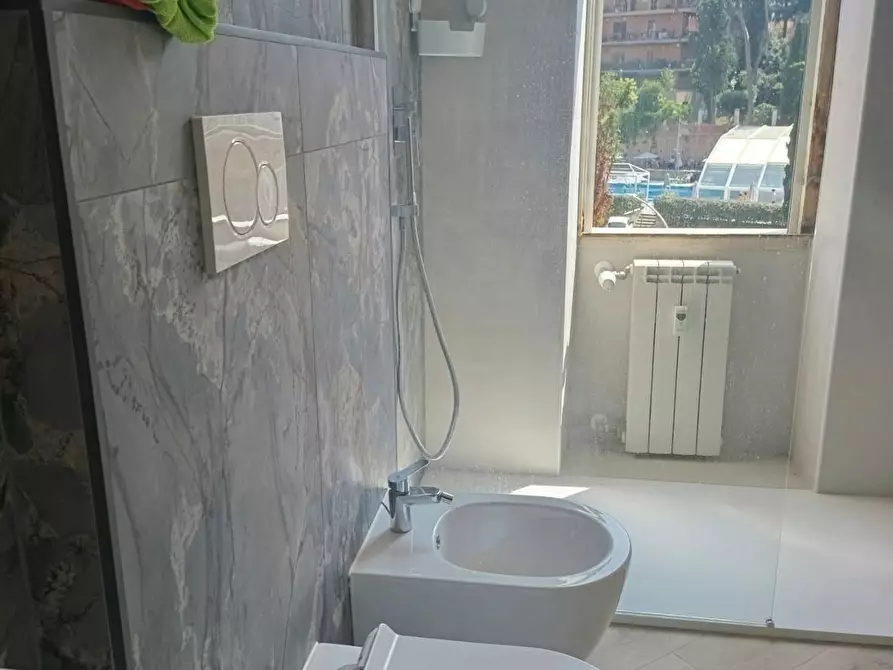 Immagine 10 di Appartamento in affitto  in Piazza Alfonso Neuschuler a Roma