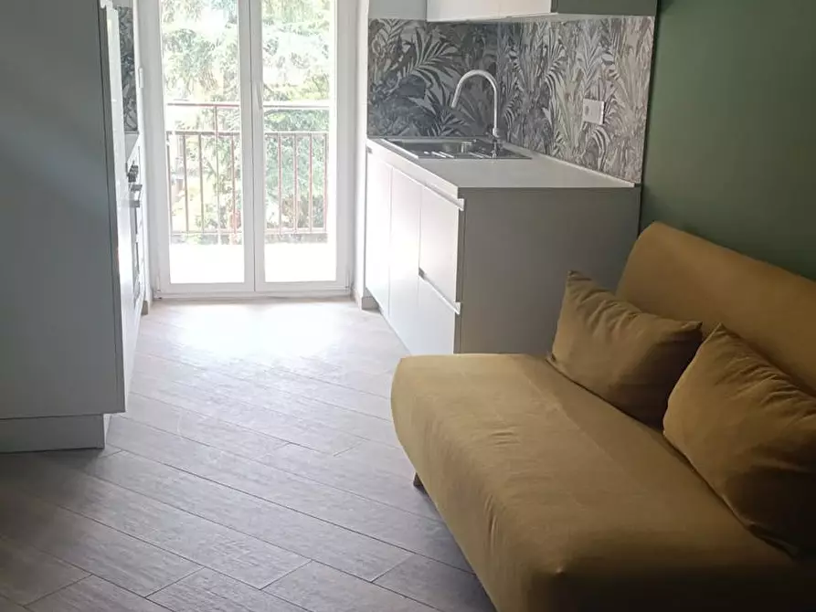 Immagine 3 di Appartamento in affitto  in Piazza Alfonso Neuschuler a Roma