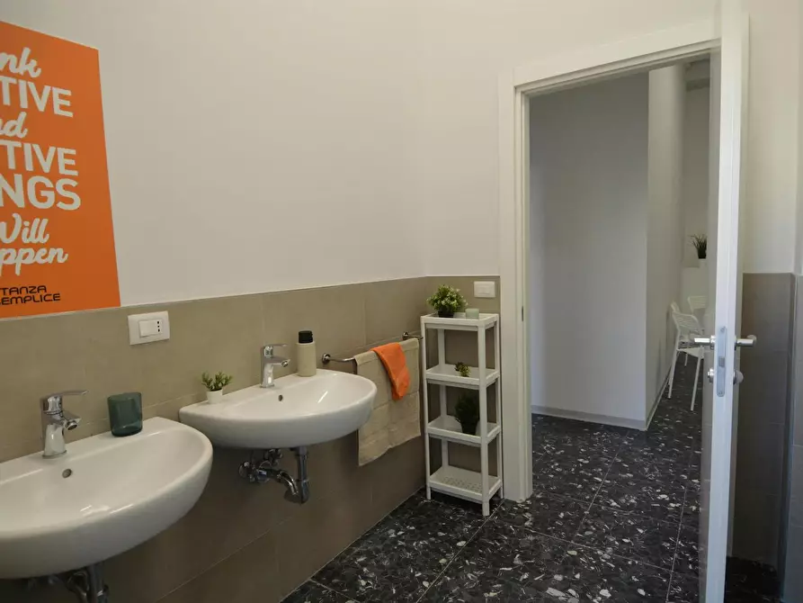 Immagine 10 di Camera in affitto  in Vicolo Franco Villa a Reggio Nell'emilia