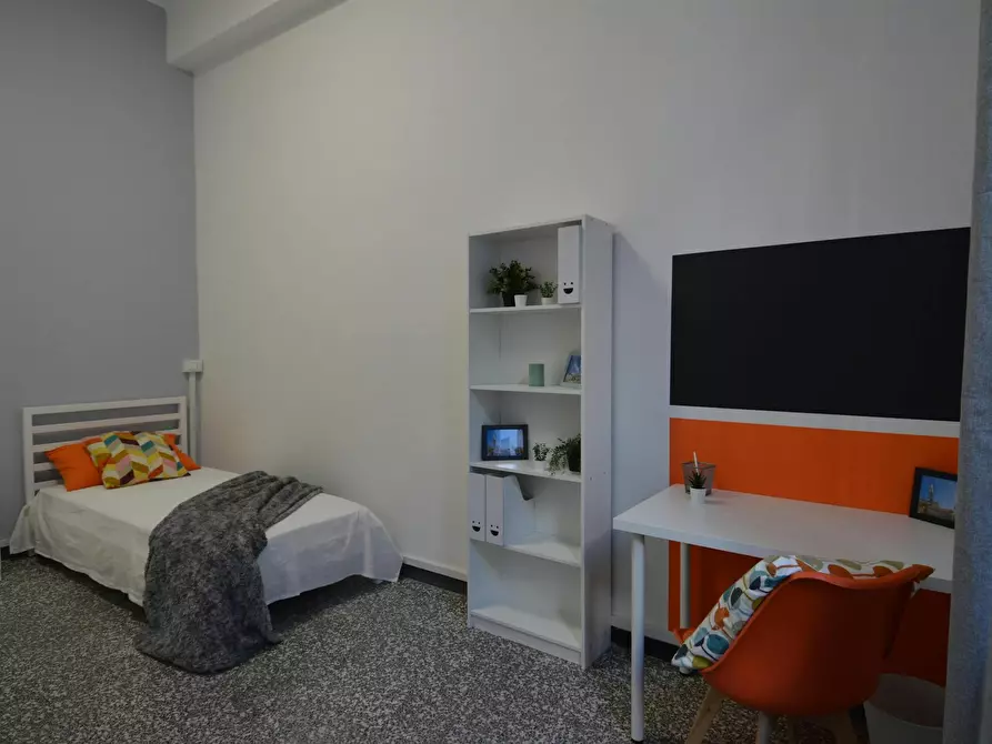 Immagine 2 di Camera in affitto  in Vicolo Franco Villa a Reggio Nell'emilia